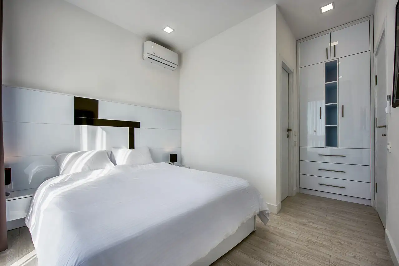 Villa 180m² in Montenegro, Tivat. Priced at 550000€ rent photo-7