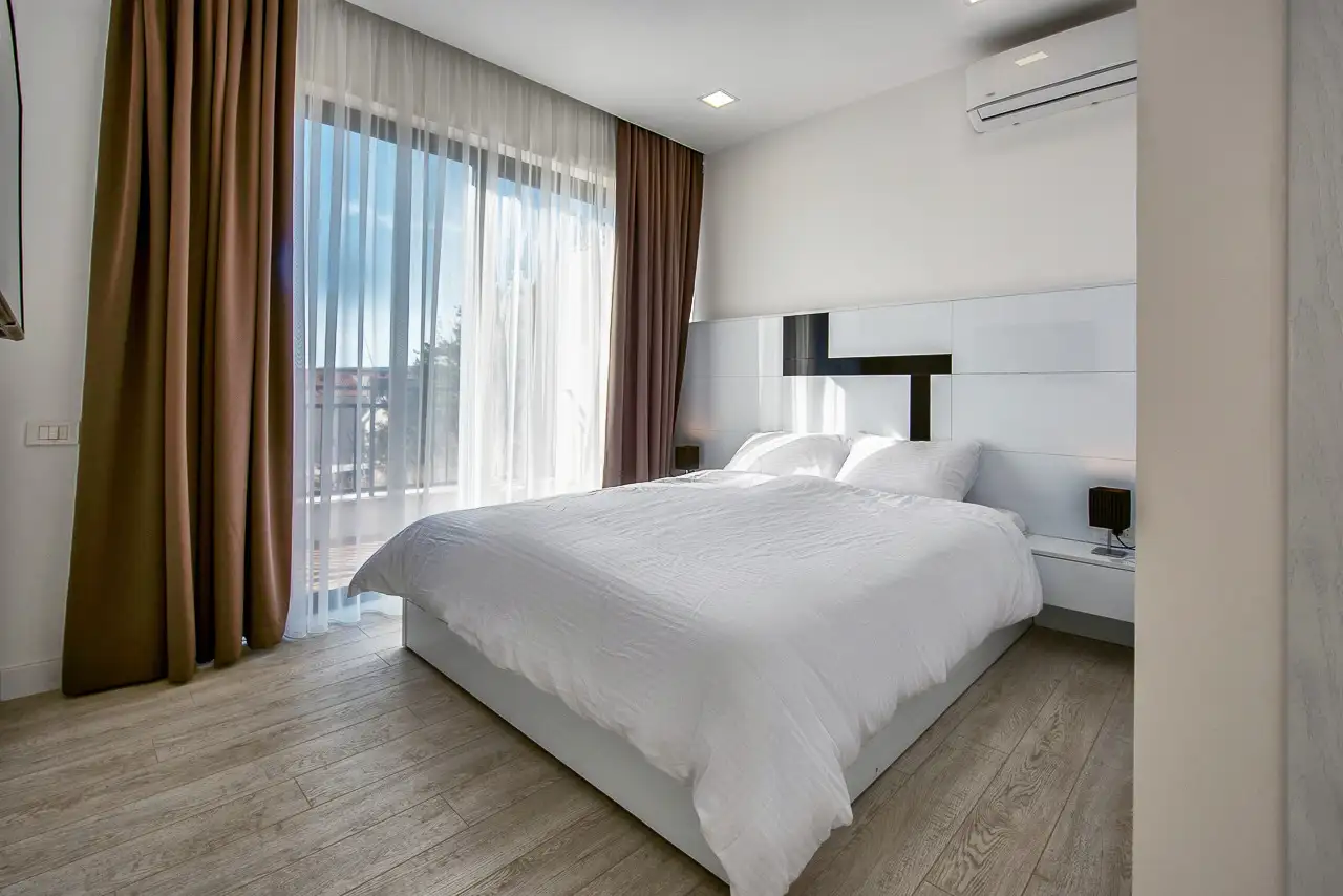 Villa 180m² in Montenegro, Tivat. Priced at 550000€ rent photo-8