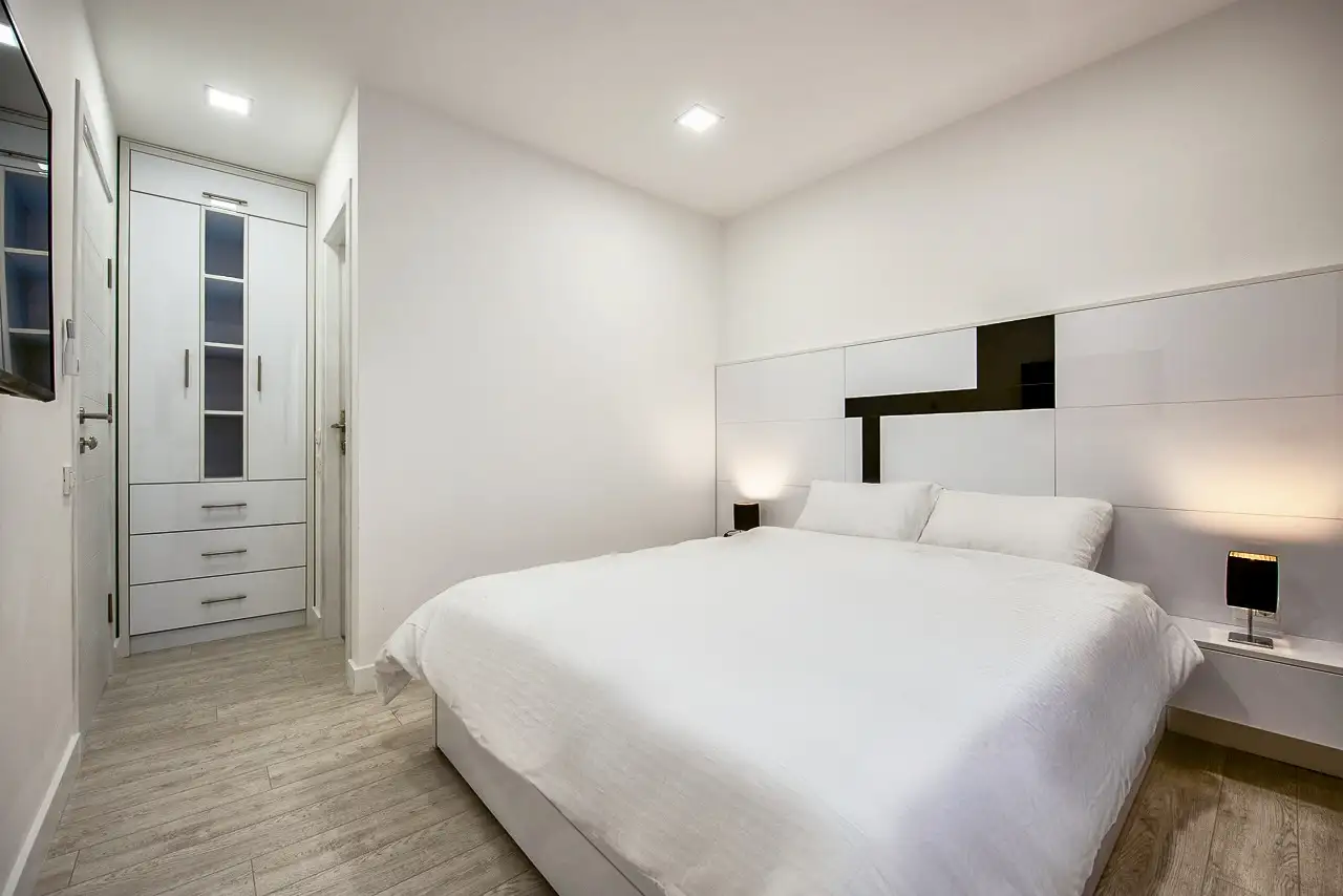 Villa 180m² in Montenegro, Tivat. Priced at 550000€ rent photo-10