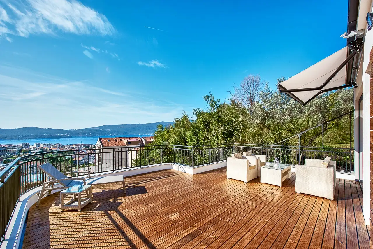 Villa 180m² in Montenegro, Tivat. Priced at 550000€ rent photo-18