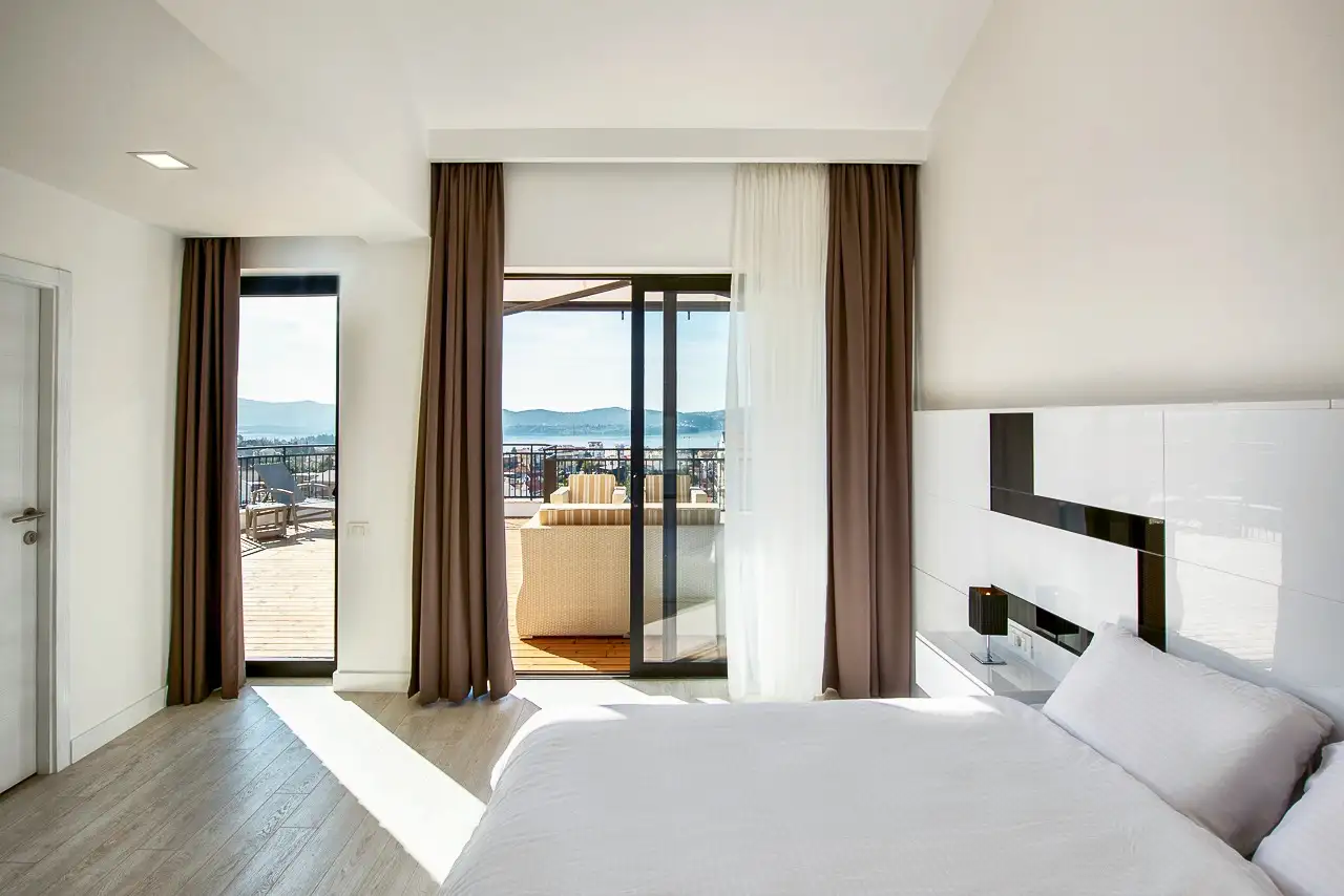 Villa 180m² in Montenegro, Tivat. Priced at 550000€ rent photo-19