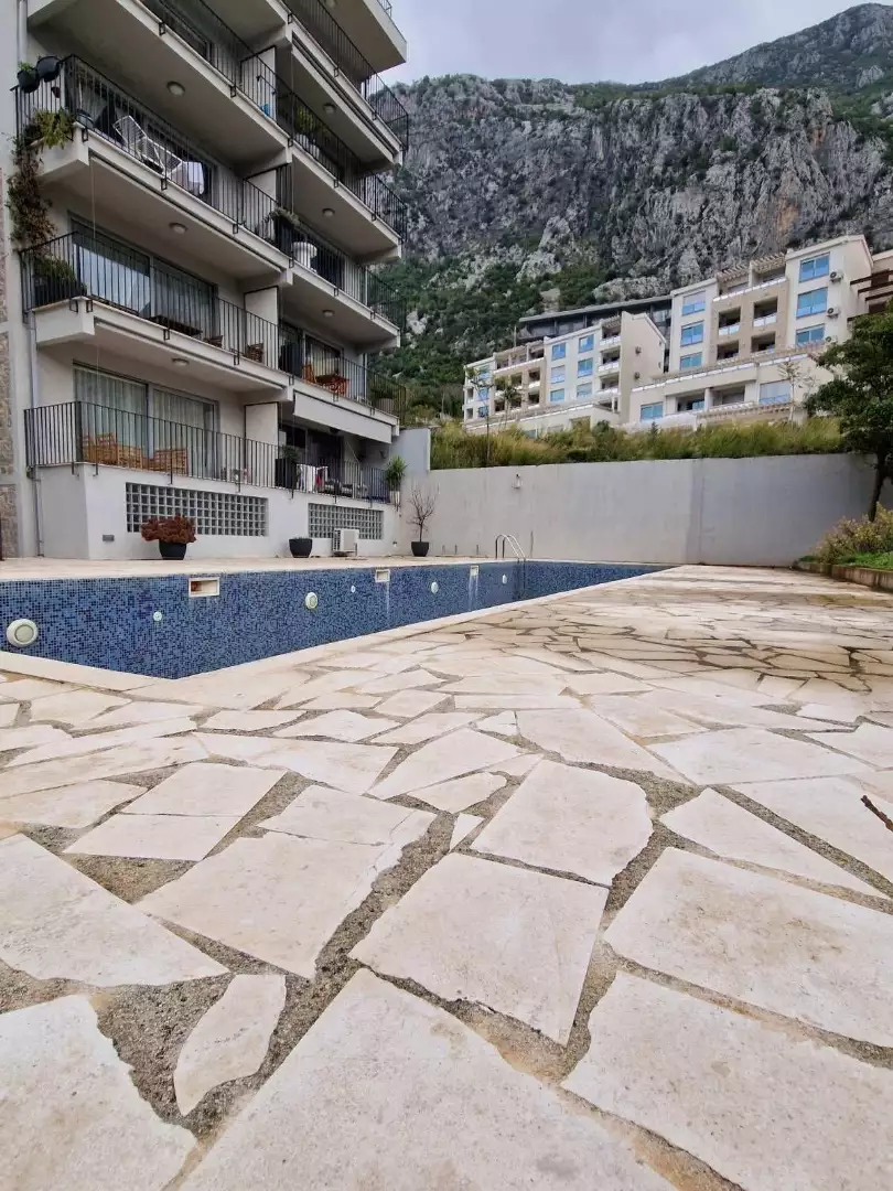 Flat 403m² in Montenegro, Kotor. Priced at 630000€ rent photo-3