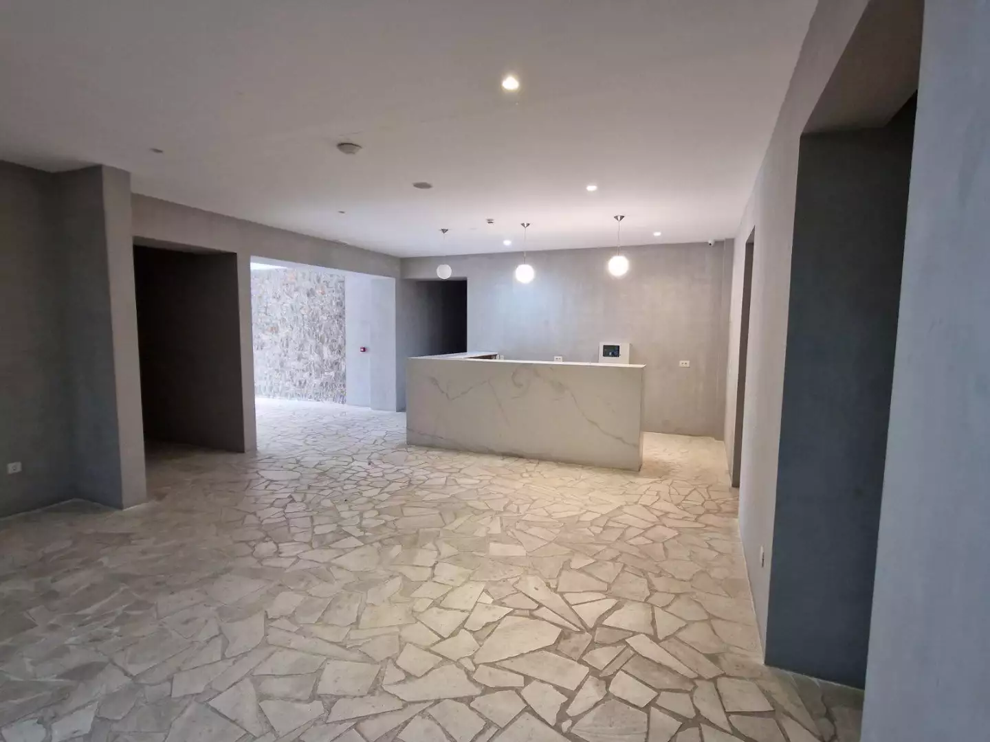Flat 403m² in Montenegro, Kotor. Priced at 630000€ rent photo-5