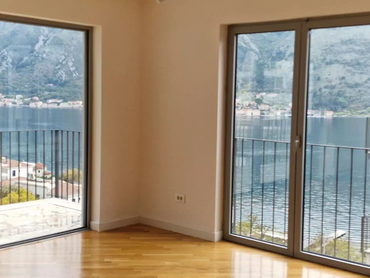 Flat 403m² in Montenegro, Kotor. Priced at 630000€ rent photo-8