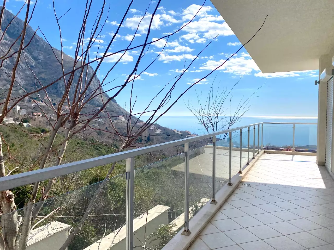 Villa 250m² in Montenegro, Sveti Stefan. Priced at 650000€ rent photo-2
