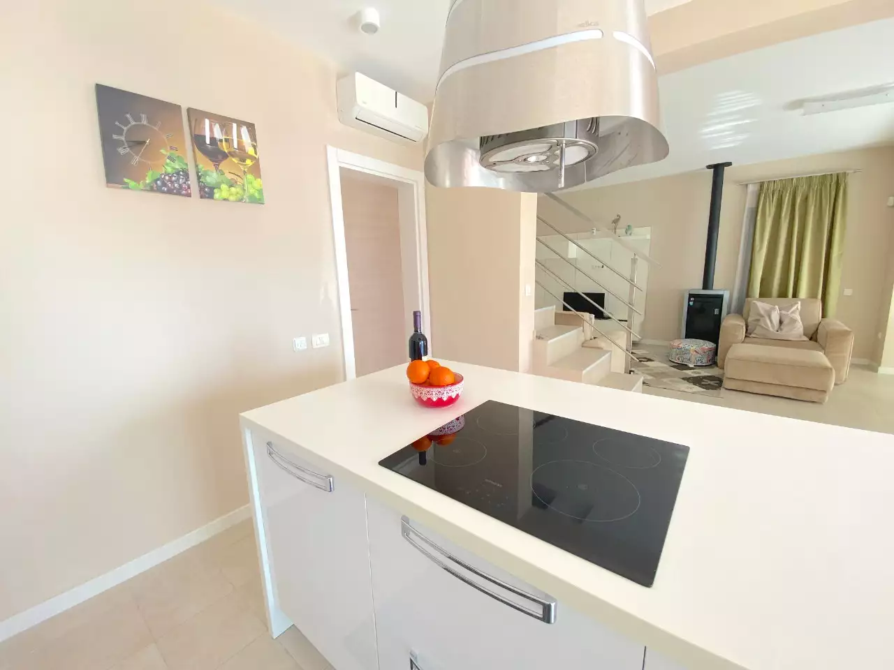 Villa 250m² in Montenegro, Sveti Stefan. Priced at 650000€ rent photo-12