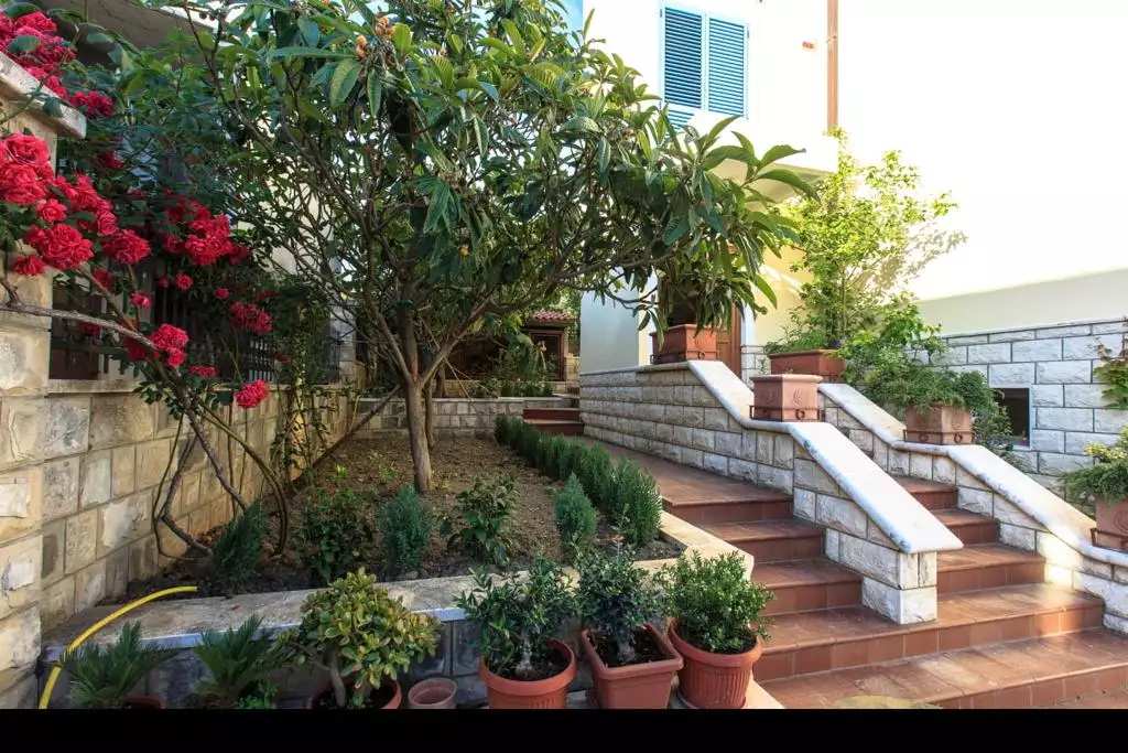 House 400m² in Montenegro, Bar. Priced at 500000€ rent photo-13