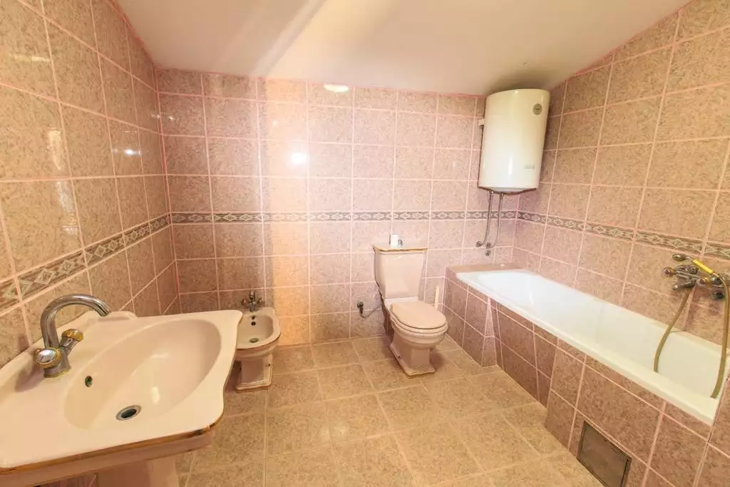 House 400m² in Montenegro, Bar. Priced at 500000€ rent photo-29