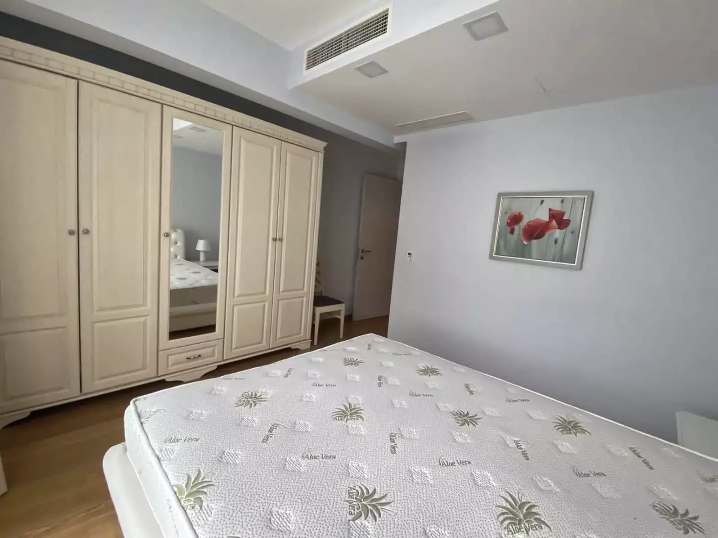 Flat 149m² in Montenegro, Rafailovici. Priced at 700000€ rent photo-16