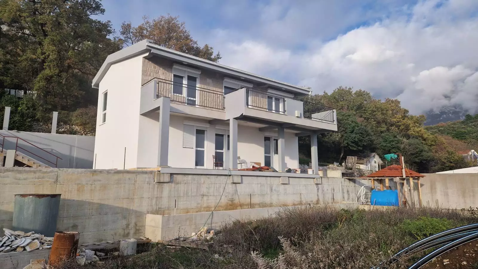 House 203m² in Montenegro, Sutomore. Priced at 295000€ rent photo-1