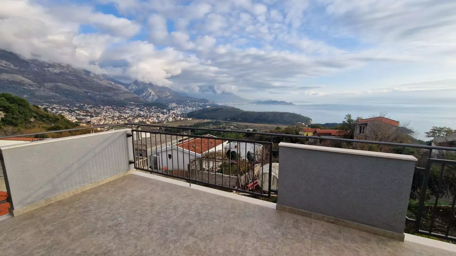 House 203m² in Montenegro, Sutomore. Priced at 295000€ rent photo-2