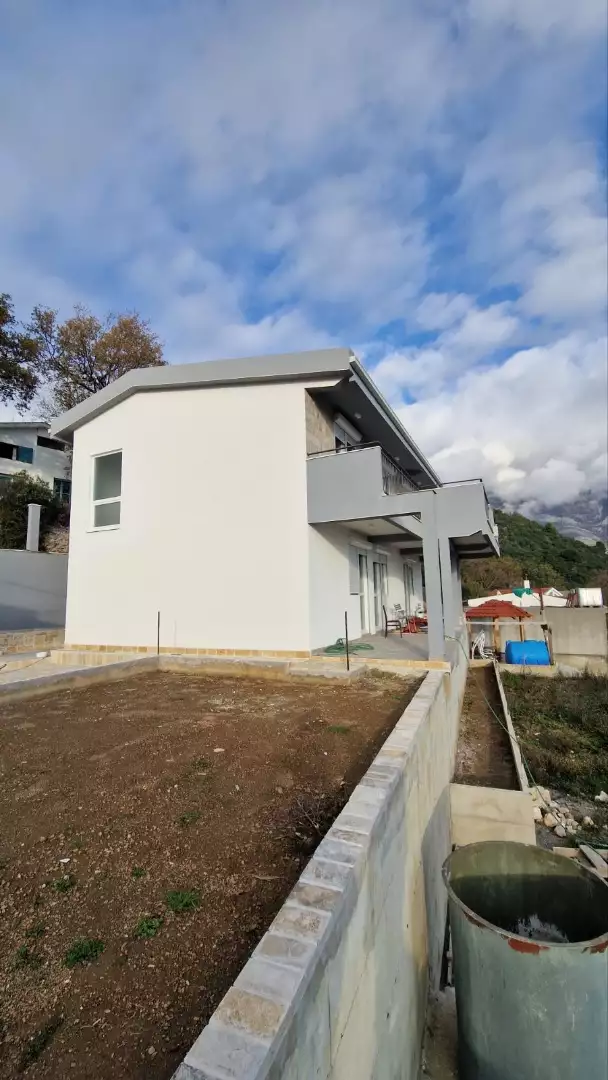 House 203m² in Montenegro, Sutomore. Priced at 295000€ rent photo-11