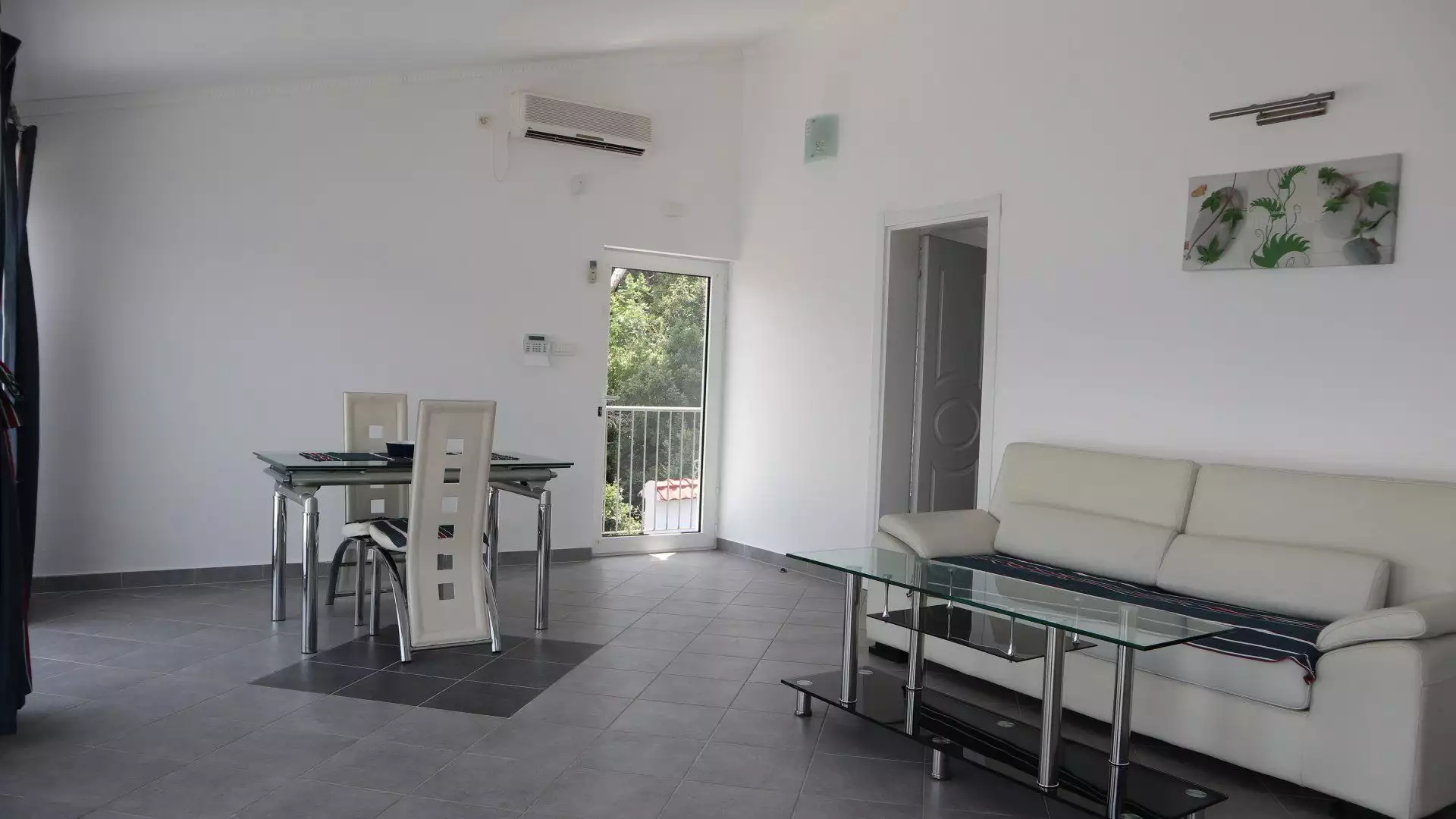 Villa 224m² in Montenegro, Krasici. Priced at 750000€ rent photo-5