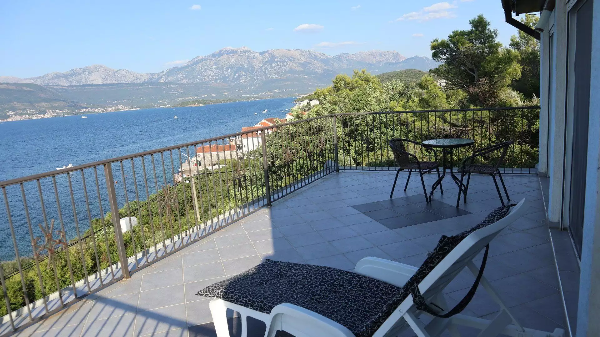Villa 224m² in Montenegro, Krasici. Priced at 750000€ rent photo-10