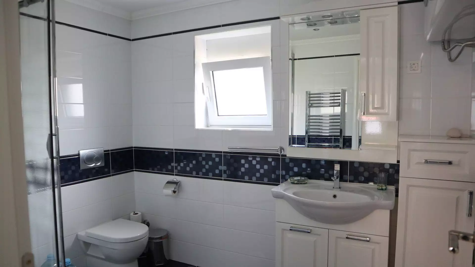 Villa 224m² in Montenegro, Krasici. Priced at 750000€ rent photo-13