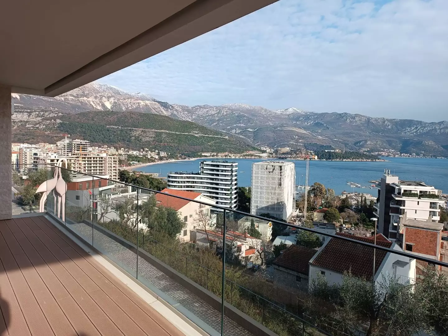 Flat 111m² in Montenegro, Budva. Priced at 483000€ rent photo-2