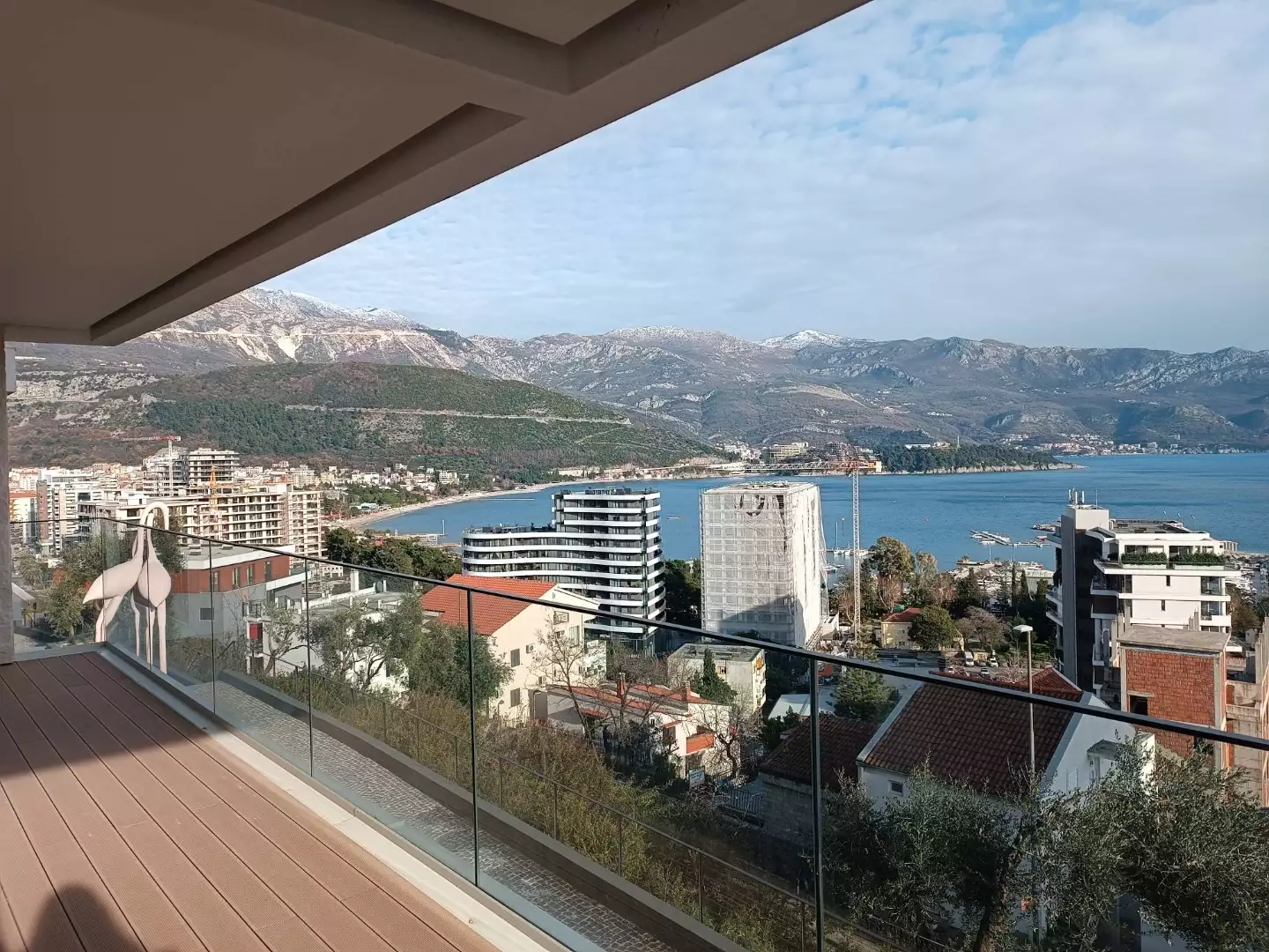 Flat 111m² in Montenegro, Budva. Priced at 483000€ rent photo-4