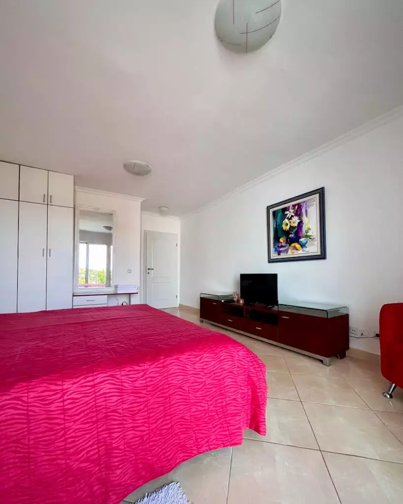 House 260m² in Montenegro, Petrovac. Priced at 420000€ rent photo-6