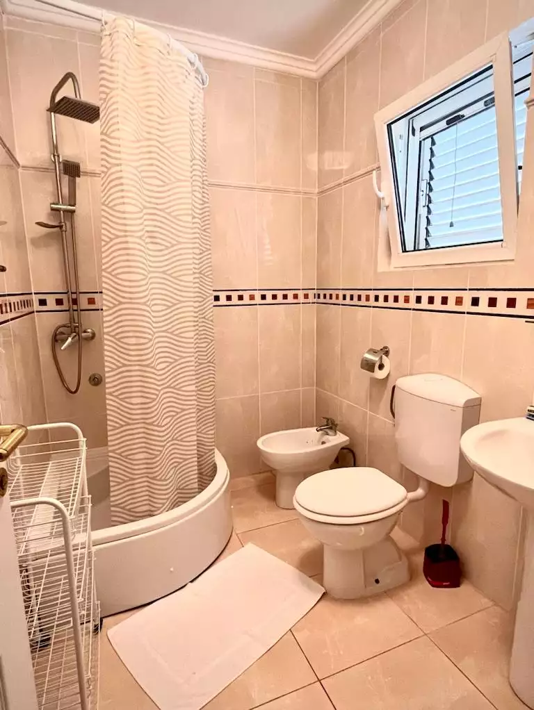 House 260m² in Montenegro, Petrovac. Priced at 420000€ rent photo-7
