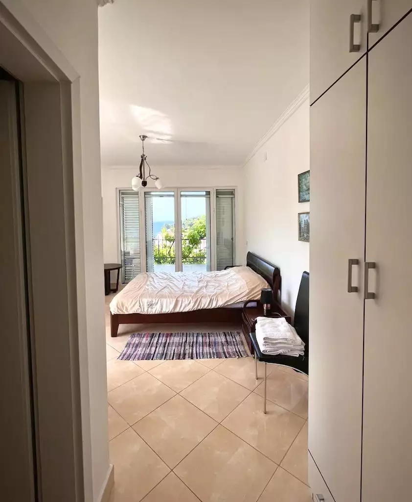House 260m² in Montenegro, Petrovac. Priced at 420000€ rent photo-9