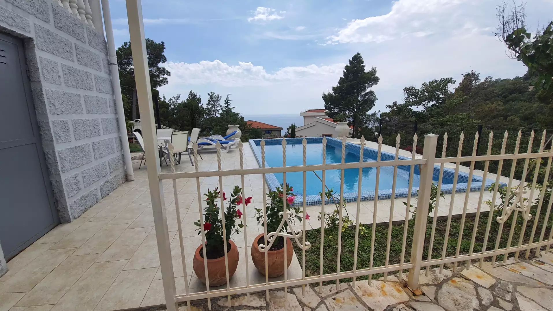 Villa 307m² in Montenegro, Bar. Priced at 650000€ rent photo-6