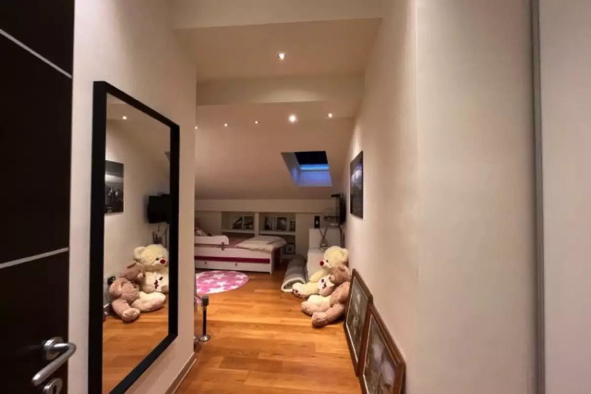 Flat 230m² in Montenegro, Rafailovici. Priced at 650000€ rent photo-2