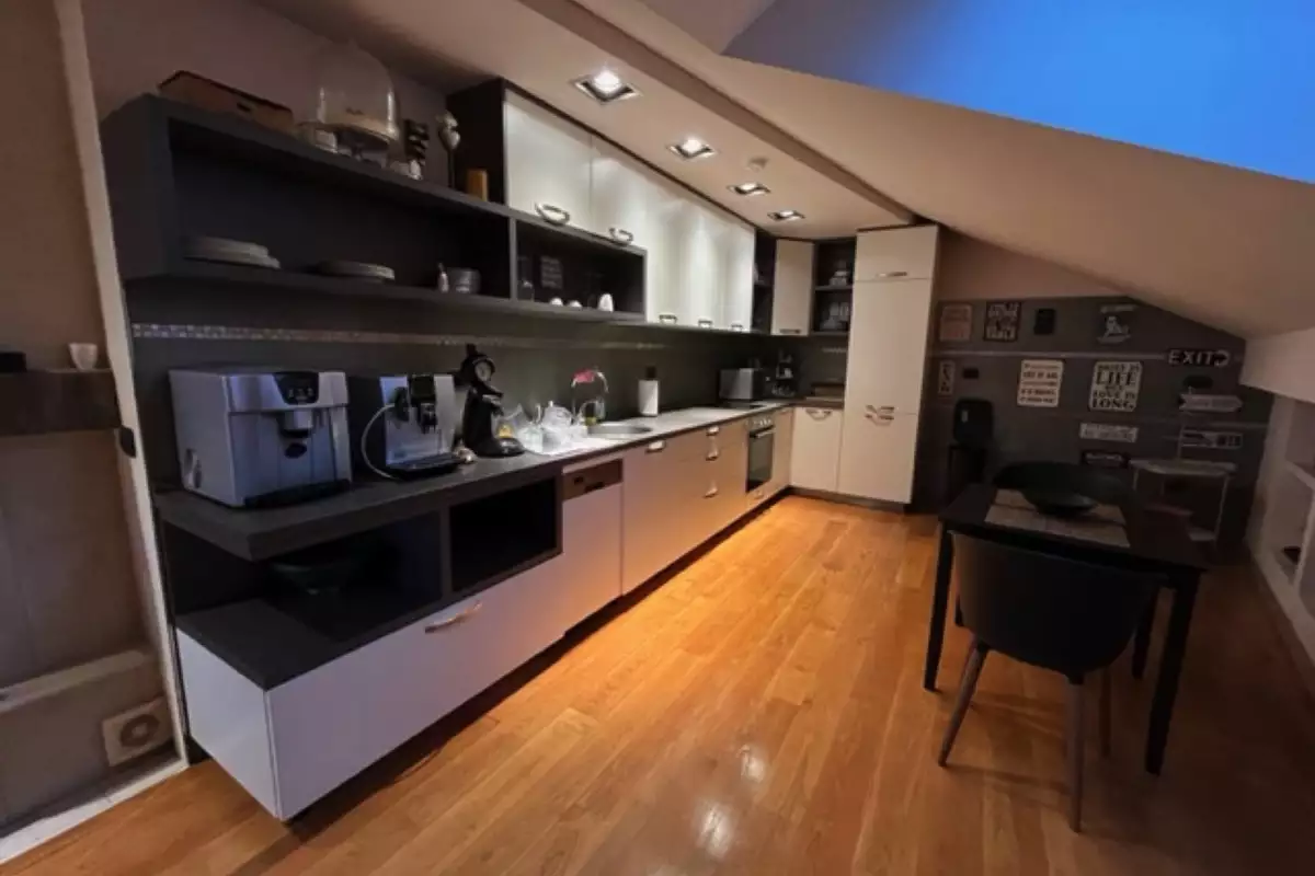 Flat 230m² in Montenegro, Rafailovici. Priced at 650000€ rent photo-5