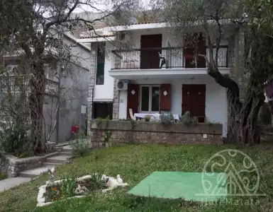 Buy in Montenegro for 400000€