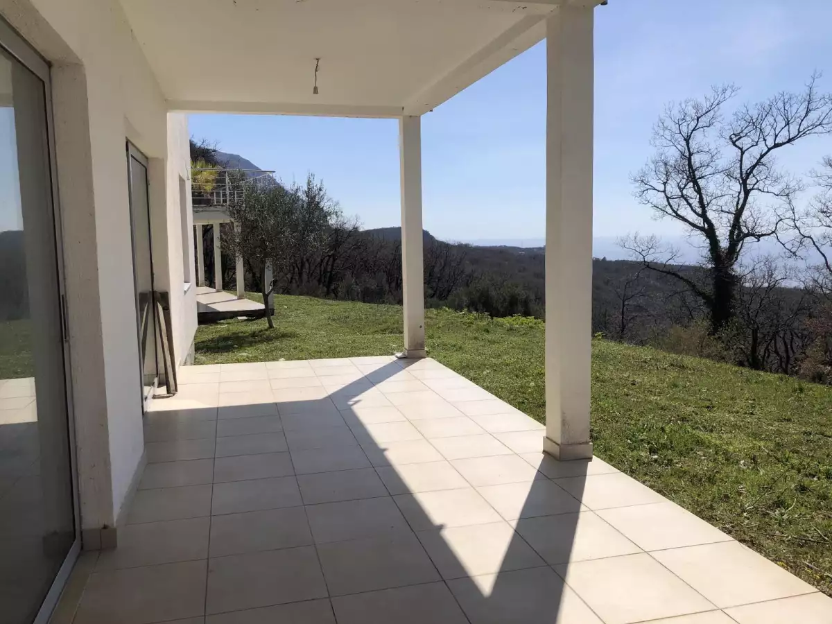 Villa 190m² in Montenegro, Budva. Priced at 400000€ rent photo-13