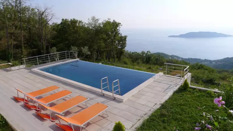 Villa 190m² in Montenegro, Budva. Priced at 400000€ rent photo-17
