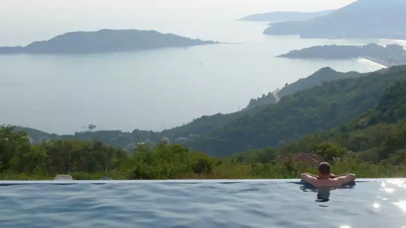 Villa 190m² in Montenegro, Budva. Priced at 400000€ rent photo-19