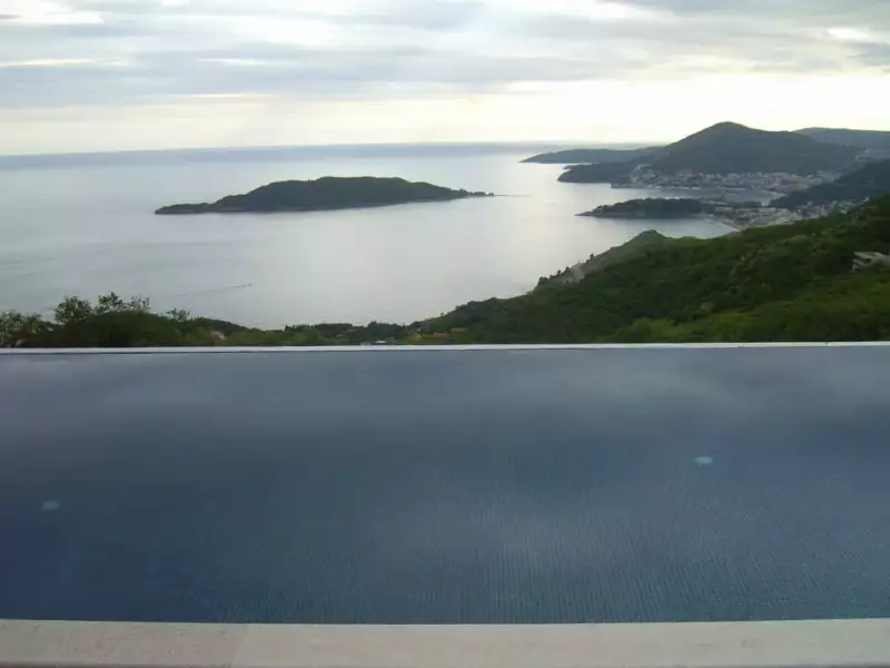 Villa 190m² in Montenegro, Budva. Priced at 400000€ rent photo-26