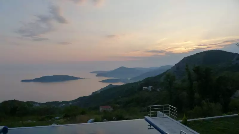 Villa 190m² in Montenegro, Budva. Priced at 400000€ rent photo-27