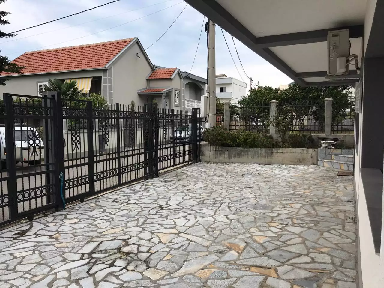 Hotels 384m² in Montenegro, Bar. Priced at 350000€ rent photo-4