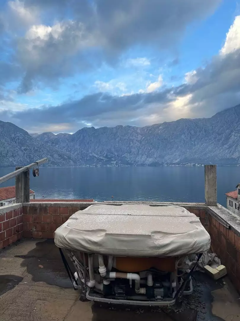House 516m² in Montenegro, Prcanj. Priced at 800000€ rent photo-2