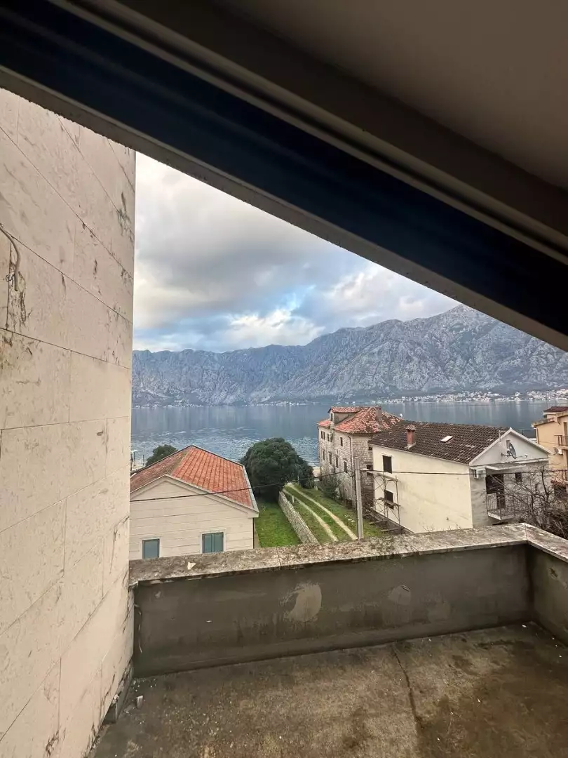 House 516m² in Montenegro, Prcanj. Priced at 800000€ rent photo-4
