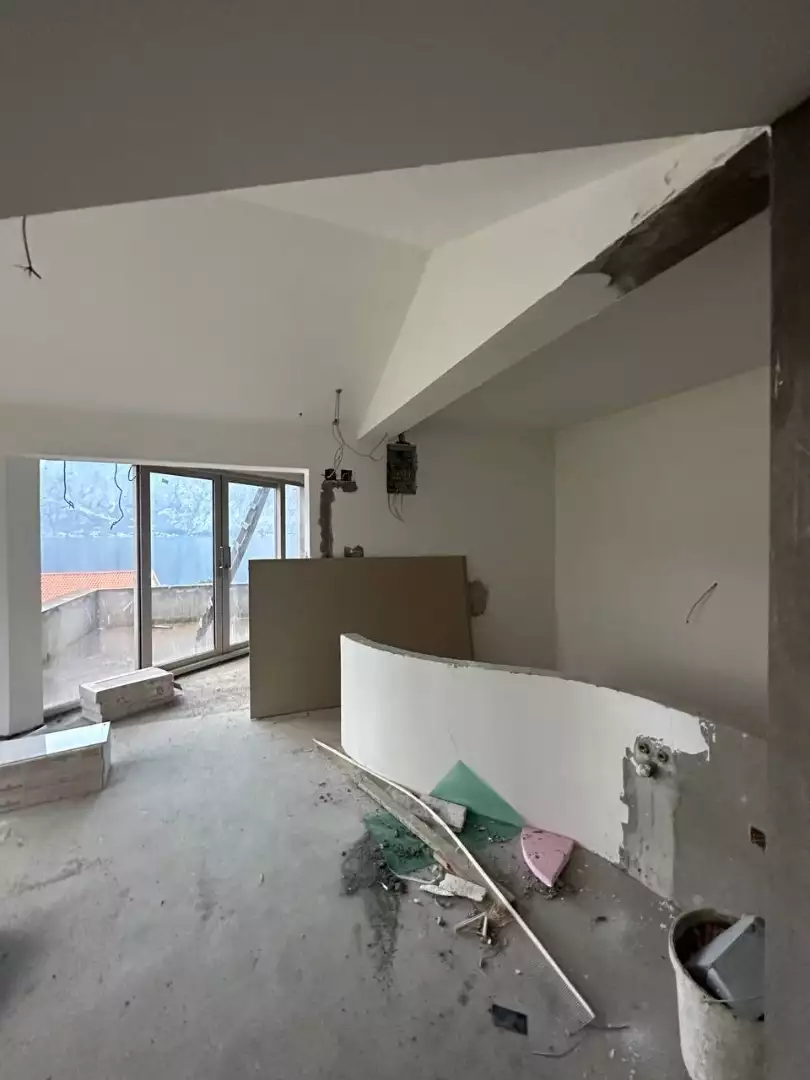 House 516m² in Montenegro, Prcanj. Priced at 800000€ rent photo-8