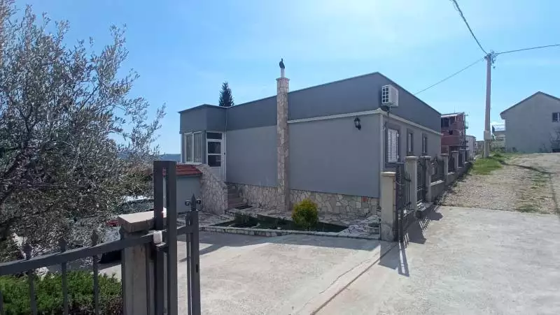 House 102m² in Montenegro, Bar. Priced at 165000€ rent photo-3