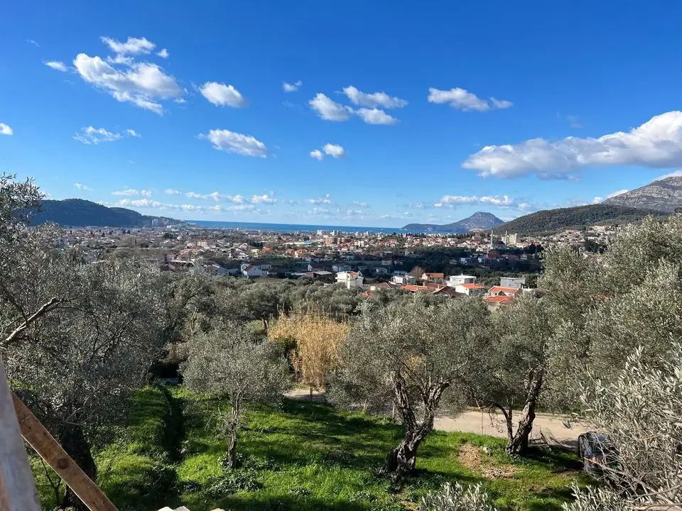 Villa 183m² in Montenegro, Bar. Priced at 330000€ rent photo-2