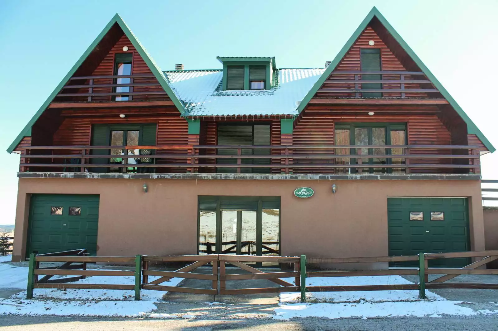 House 330m² in Montenegro, Zabljak. Priced at 340000€ rent photo-1