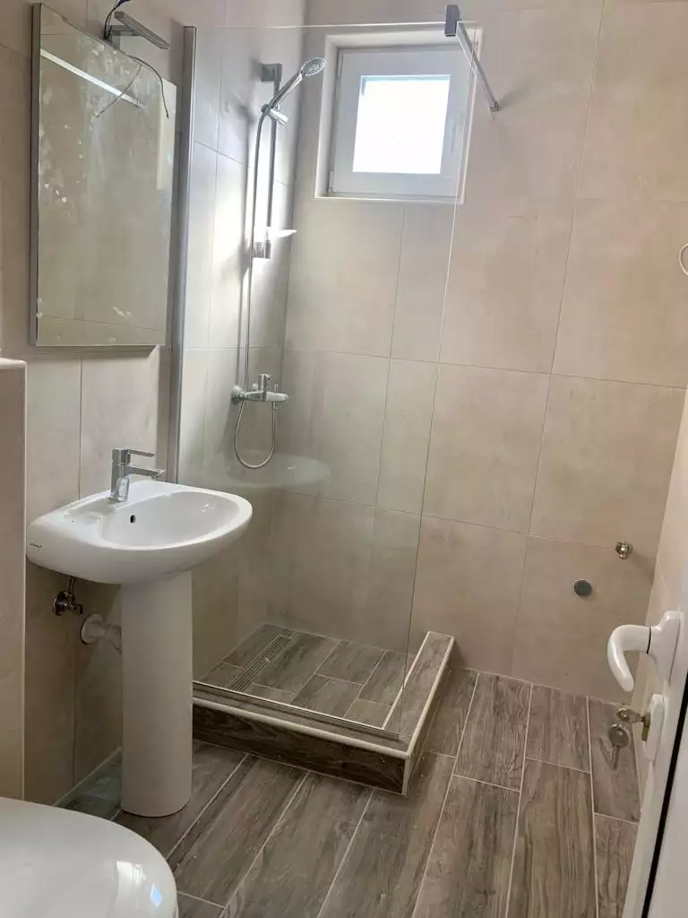 Hotels 350m² in Montenegro, Sutomore. Priced at 390000€ rent photo-6