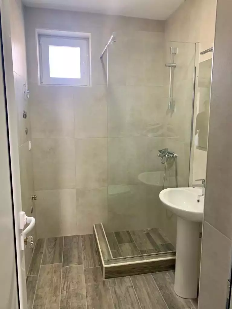 Hotels 350m² in Montenegro, Sutomore. Priced at 390000€ rent photo-10