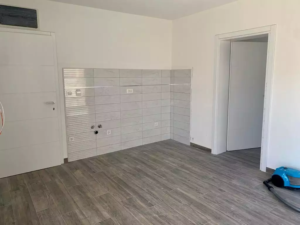 Hotels 350m² in Montenegro, Sutomore. Priced at 390000€ rent photo-11
