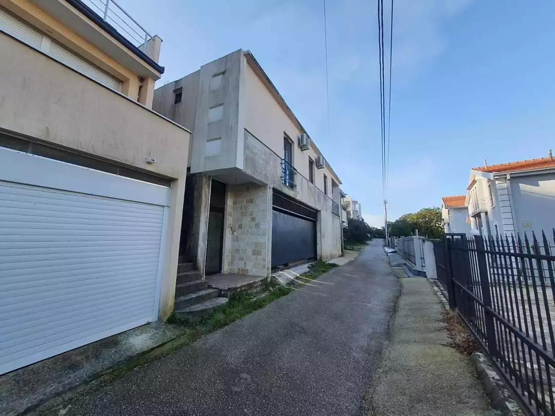 House 300m² in Montenegro, Kruce. Priced at 300000€ rent photo-2