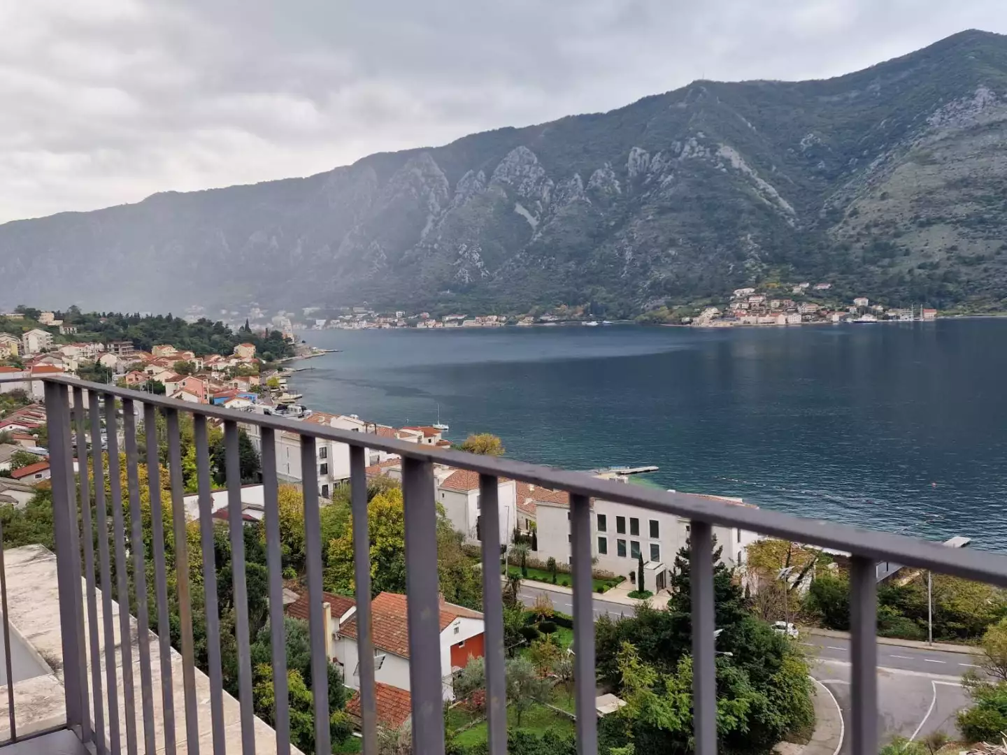 Cottage 403m² in Montenegro, Dobrota. Priced at 630000€ rent photo-4