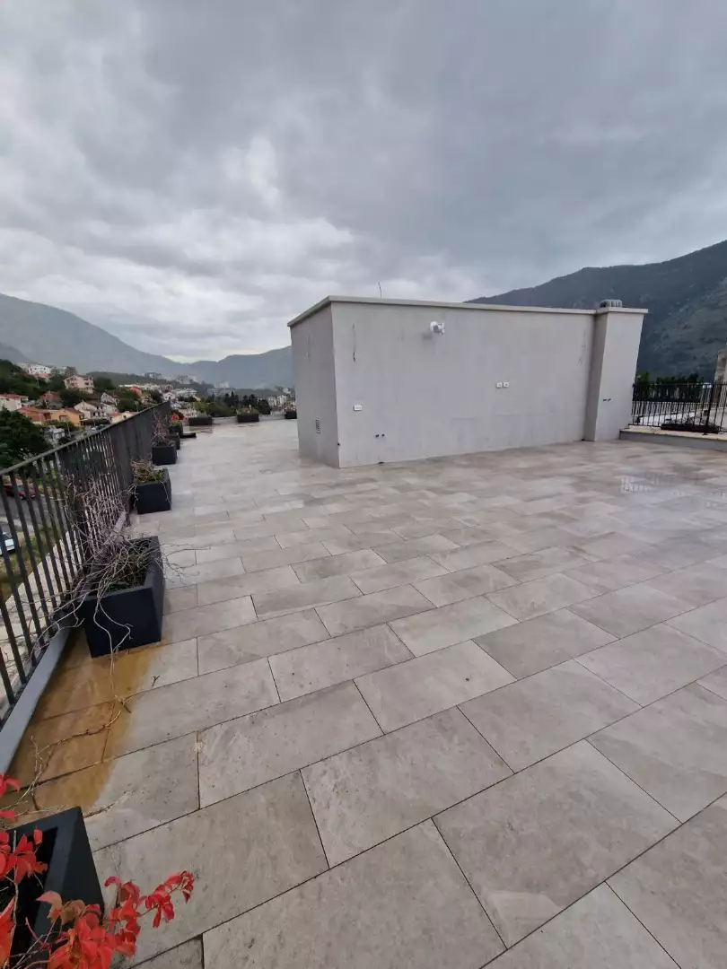 Cottage 403m² in Montenegro, Dobrota. Priced at 630000€ rent photo-21