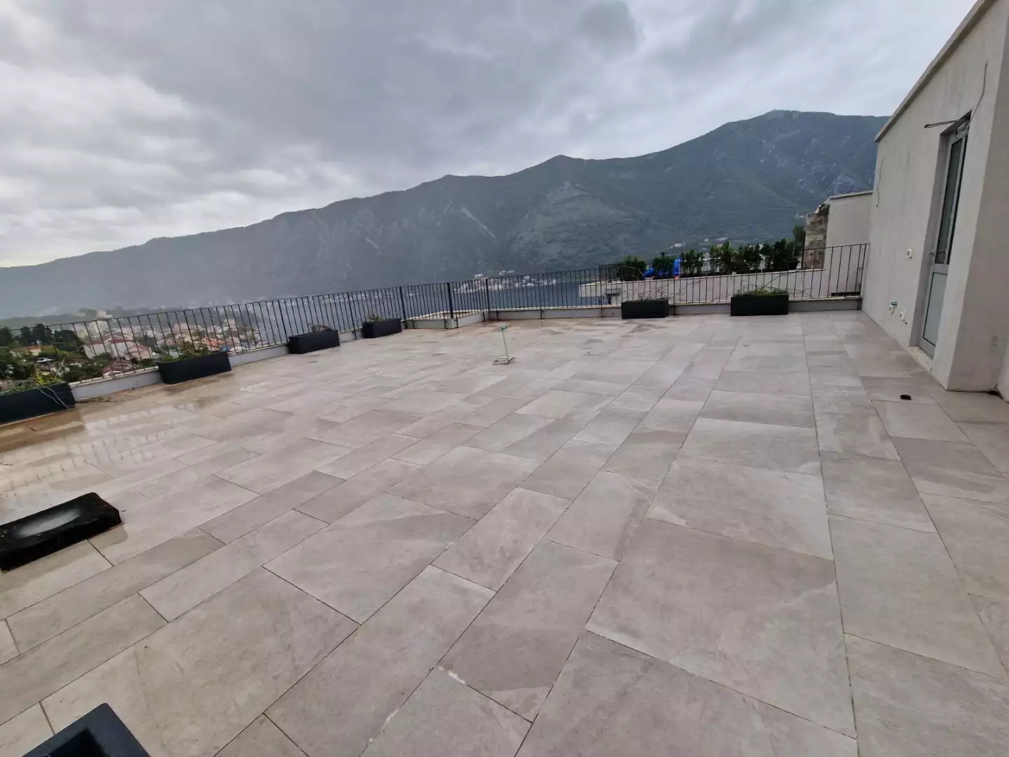 Cottage 403m² in Montenegro, Dobrota. Priced at 630000€ rent photo-23