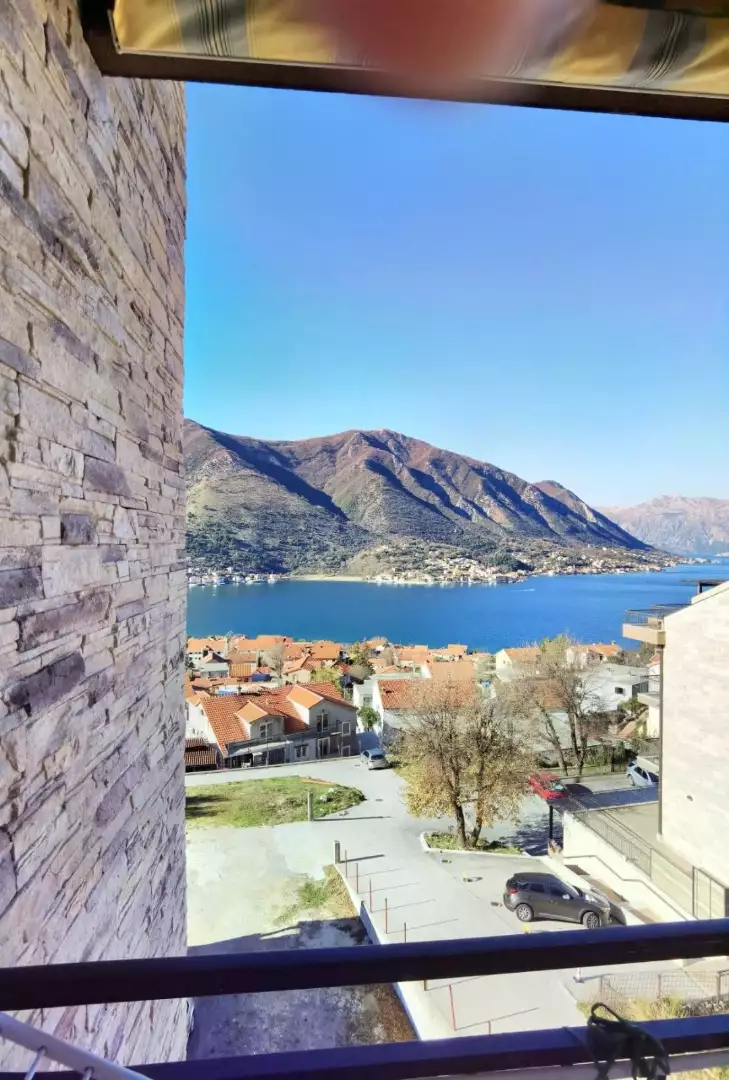 Flat 76m² in Montenegro, Dobrota. Priced at 220000€ rent photo-8