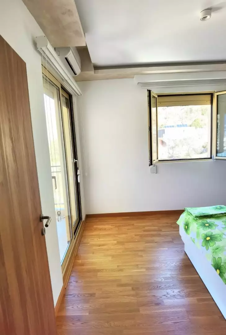 Flat 76m² in Montenegro, Dobrota. Priced at 220000€ rent photo-14