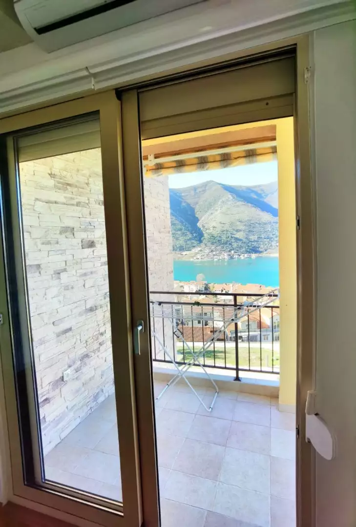 Flat 76m² in Montenegro, Dobrota. Priced at 220000€ rent photo-23